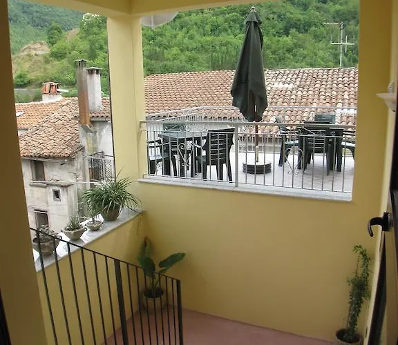 לינה וארוחת בוקר Il Vecchio Portale Laino Borgo